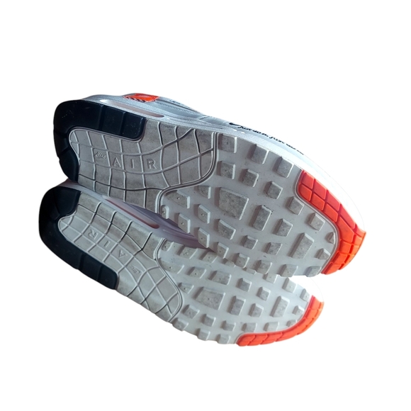 Nike White Sneakers with Orange‎ Laces - Picture 11 of 12